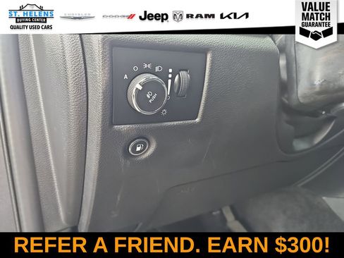 Used 2018 Jeep Grand Cherokee Altitude image 17