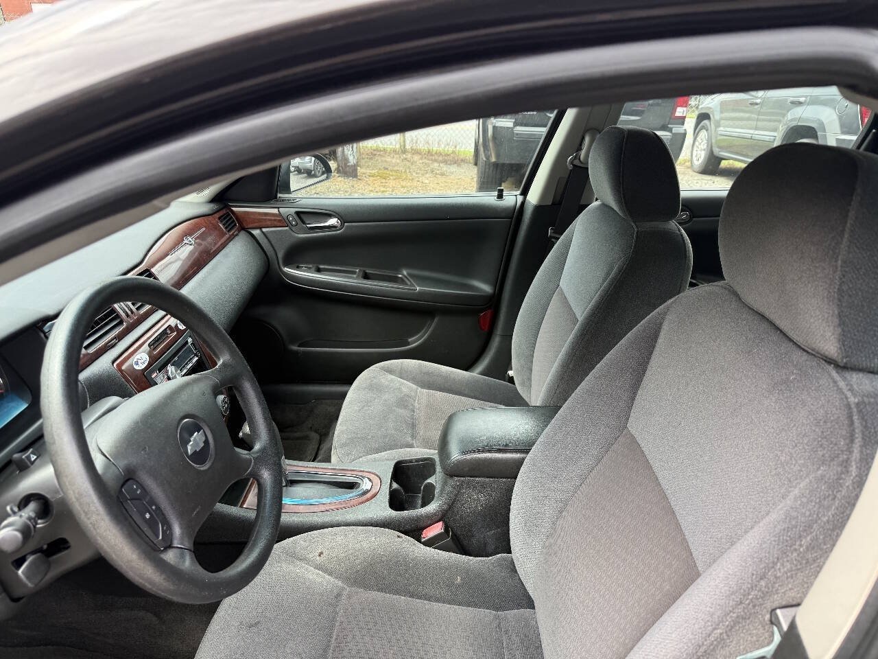 Used 2008 Chevrolet Impala LT FWD image 18
