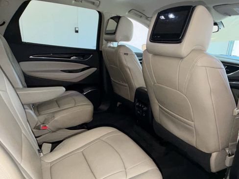 Used 2018 Buick Enclave Essence FWD image 29