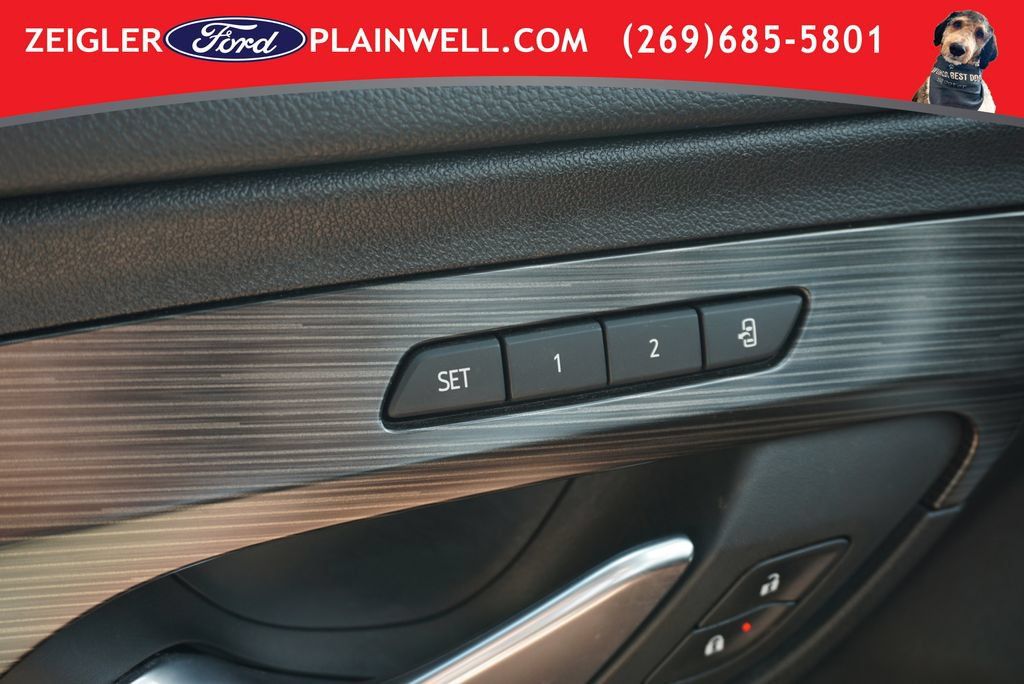 Used 2022 GMC Terrain SLT w/ Tech Package AWD/4WD image 33