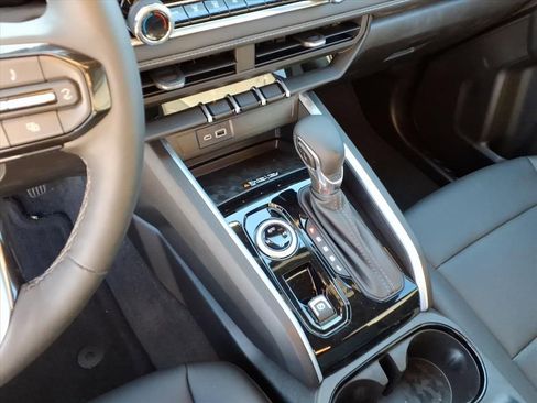 New 2025 Chevrolet Colorado LT w/ LT Convenience Package image 15