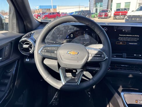 Used 2025 Chevrolet Equinox LT w/ Convenience Package II image 15