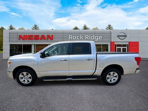 Used 2019 Nissan Titan SV AWD/4WD image 7
