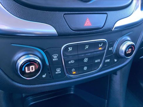 Used 2021 Chevrolet Equinox LT image 34