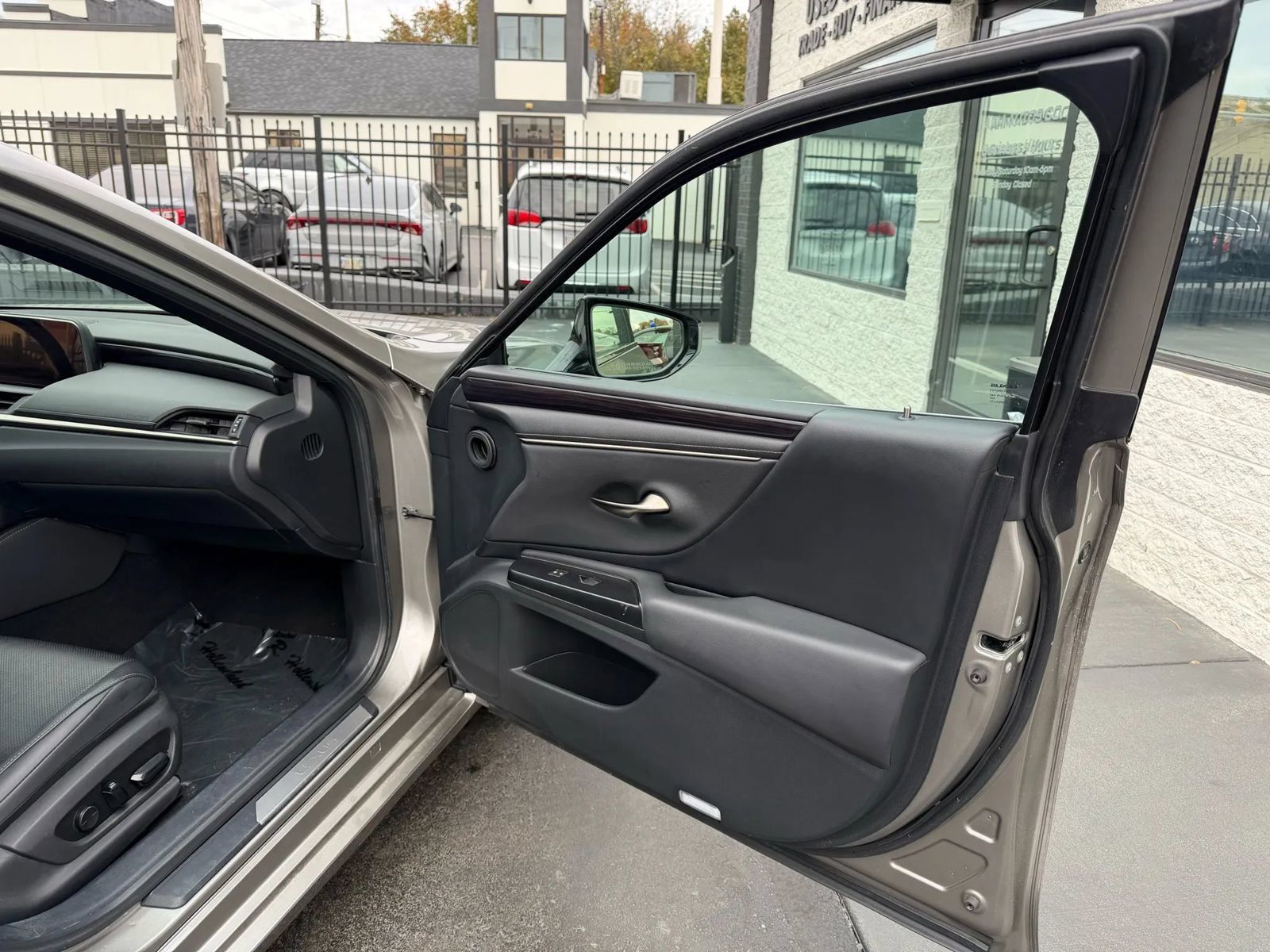 Used 2020 Lexus ES 350 w/ Premium Package FWD image 20