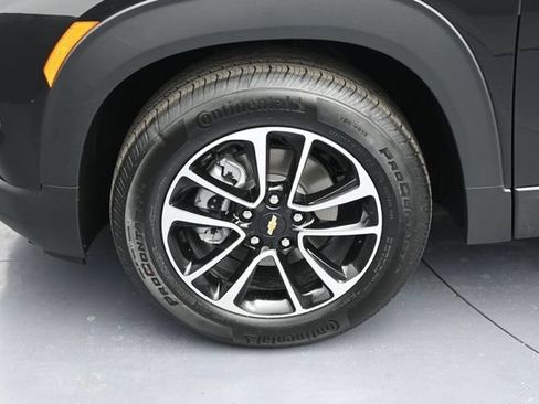 New 2026 Chevrolet TrailBlazer LT w/ Convenience Package FWD image 17