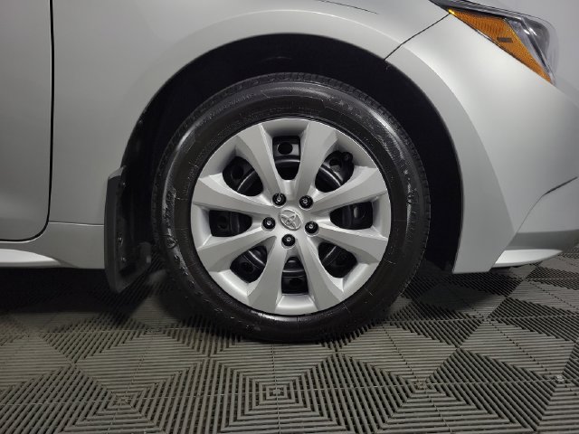 Used 2026 Toyota Corolla LE FWD image 11
