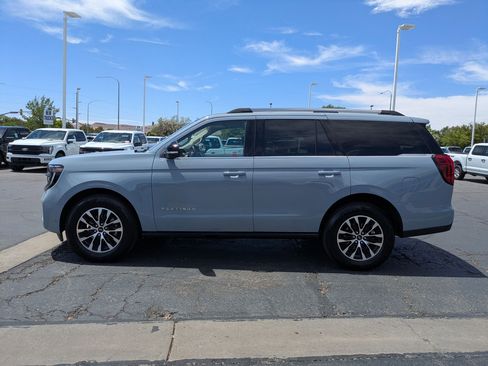 Certified 2025 Ford Expedition Platinum AWD/4WD image 9