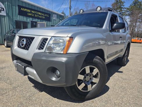 Used 2011 Nissan Xterra PRO-4X w/ Pro-4x Leather Pkg image 2