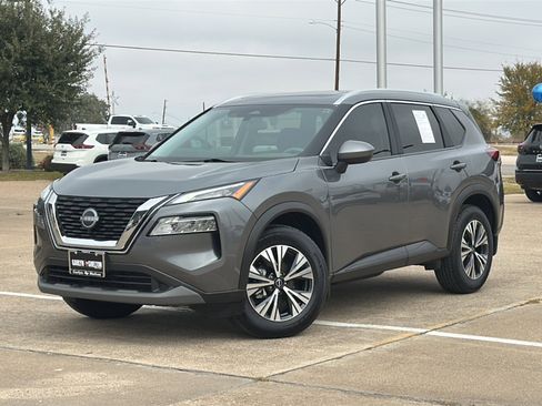 Used 2023 Nissan Rogue SV w/ SV Premium B Package image 2