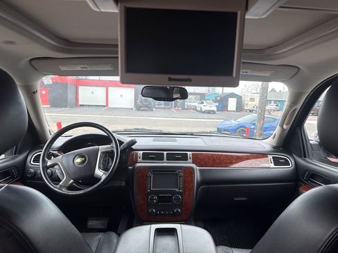 Used 2013 Chevrolet Suburban LTZ image 11
