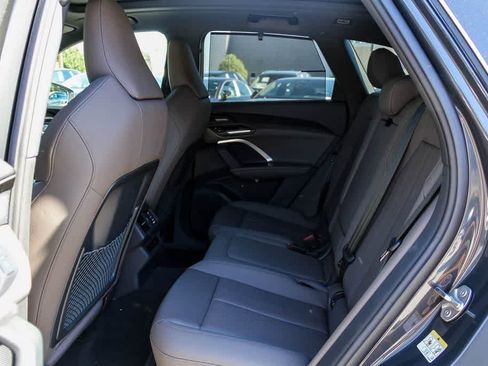 Used 2025 Audi Q5 Premium Plus w/ Premium Plus AWD/4WD image 17