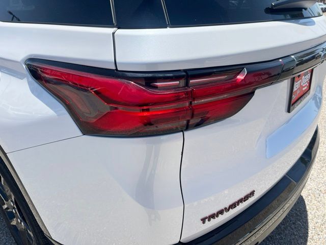 Used 2023 Chevrolet Traverse Premier w/ Redline Edition FWD image 7