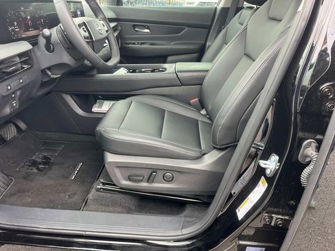 Certified 2025 Nissan Murano SV image 30