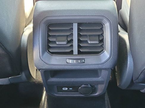 Used 2022 Volkswagen Tiguan SE R-Line image 12
