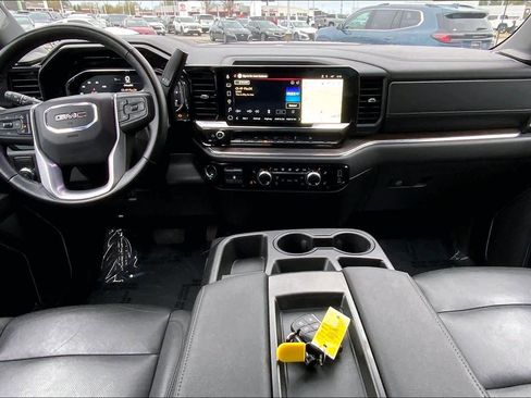 Used 2025 GMC Sierra 1500 SLT image 14