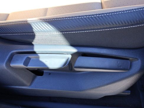 Used 2022 Volkswagen Atlas Cross Sport SE w/ Panoramic Sunroof Package image 33