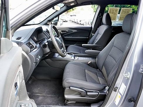 Used 2021 Honda Passport Sport image 14