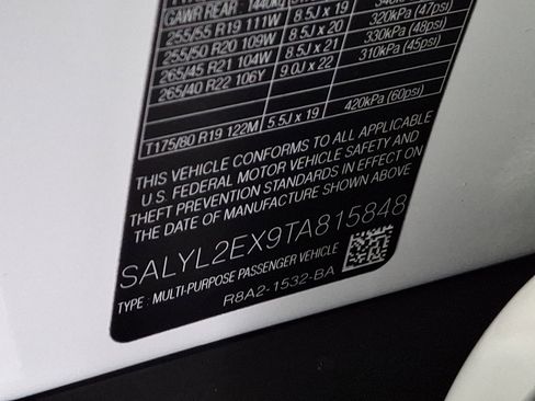 Certified 2026 Land Rover Range Rover Velar Dynamic SE image 27