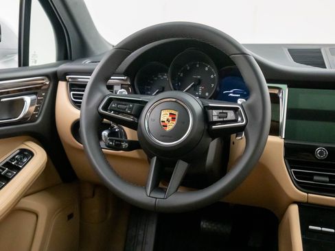 New 2026 Porsche Macan image 18