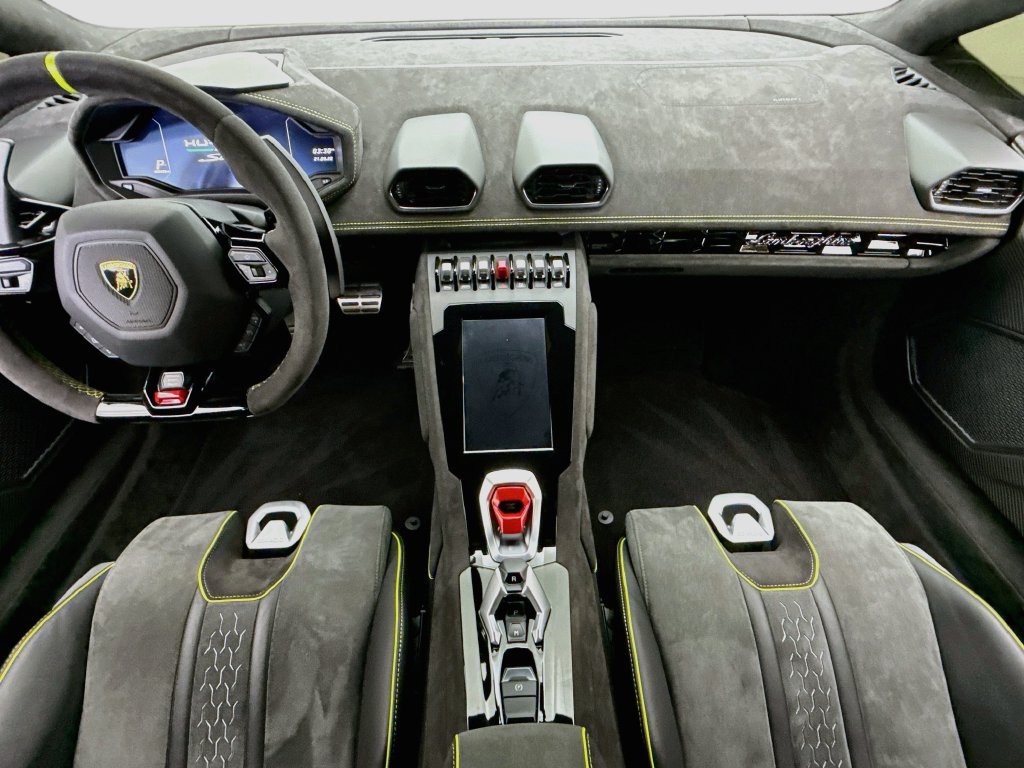 Used 2024 Lamborghini Huracan Sterrato AWD/4WD image 14