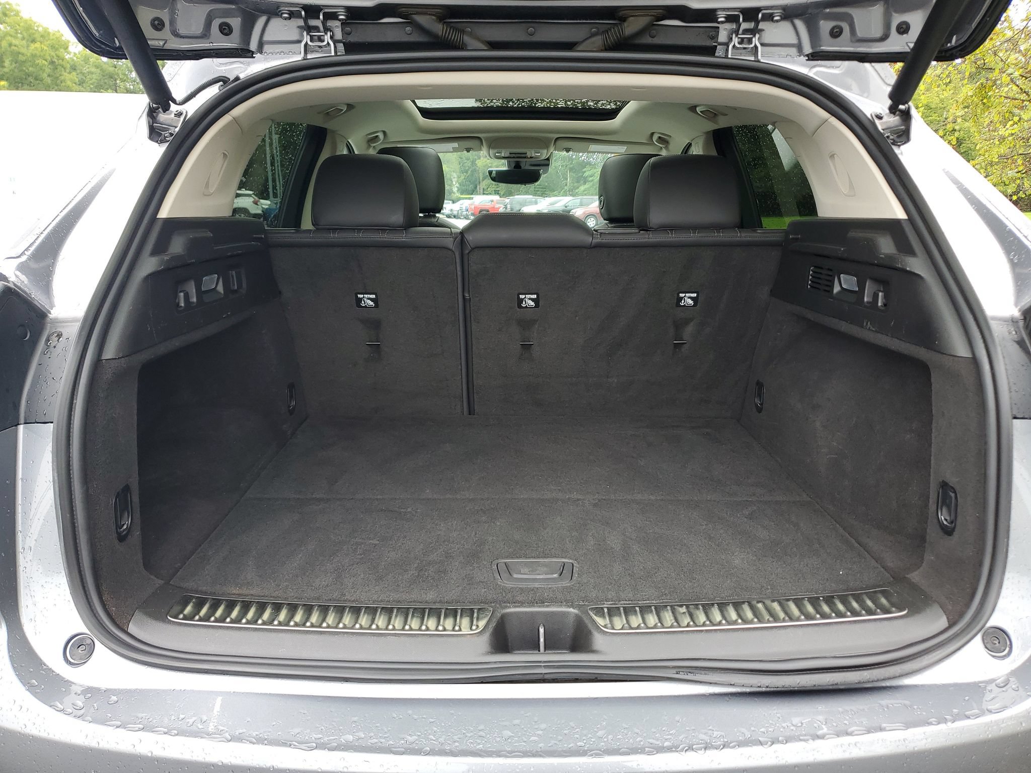 Used 2021 Buick Envision Avenir AWD/4WD image 9
