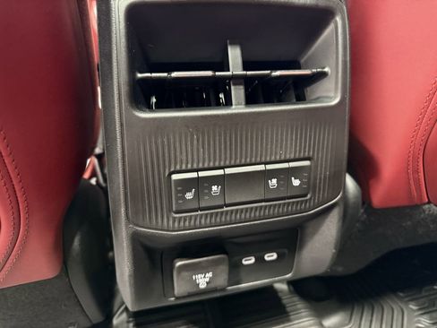 Used 2024 Jeep Wagoneer Launch Edition image 19