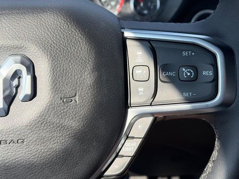 Used 2025 RAM 1500 Big Horn AWD/4WD image 23