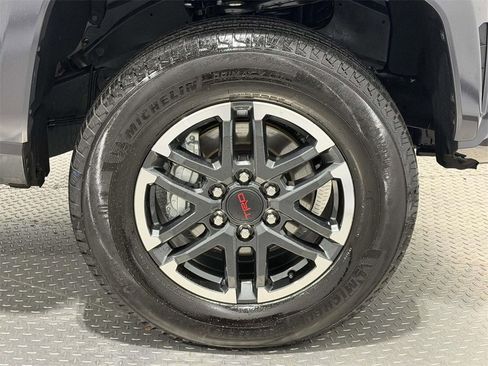 Used 2025 Toyota Tacoma TRD Sport image 8