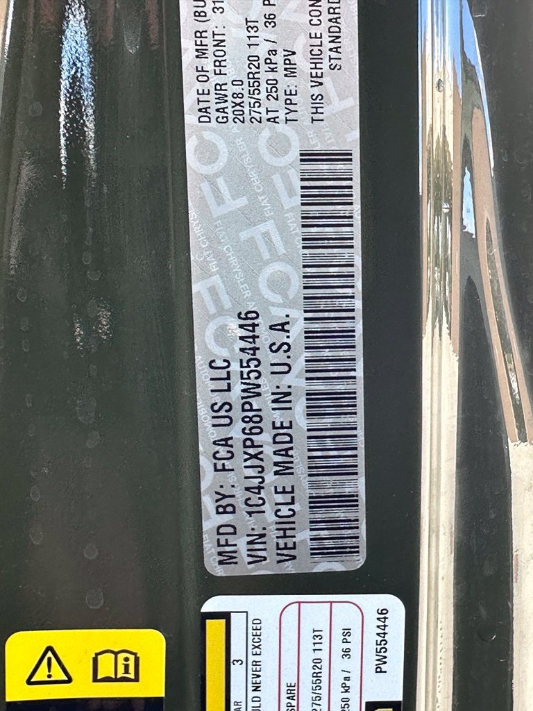 Used 2023 Jeep Wrangler Unlimited Sahara AWD/4WD image 19