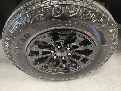 New 2026 GMC Canyon Elevation w/ Convenience Package image 3