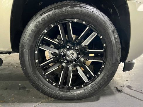 Used 2014 Chevrolet Tahoe LTZ AWD/4WD image 9