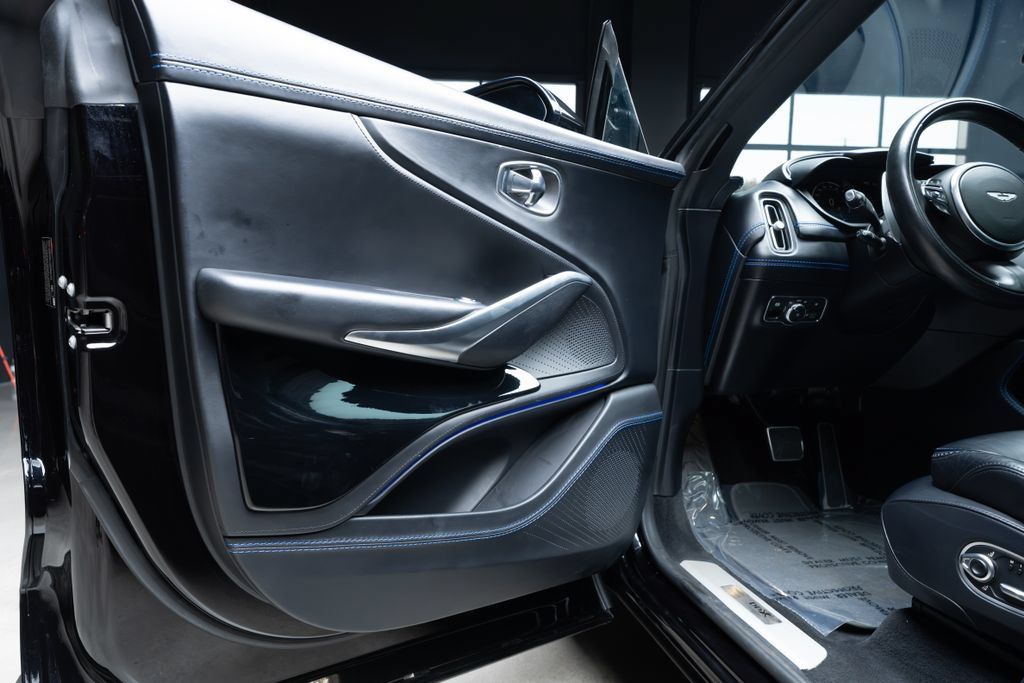 Used 2022 Aston Martin DBX AWD/4WD image 21
