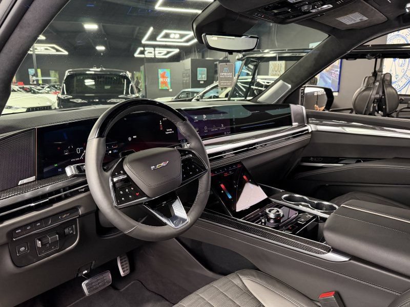 Used 2026 Cadillac Escalade ESV V AWD/4WD image 9