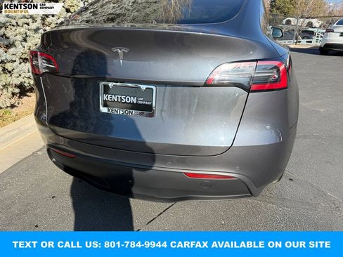 Used 2022 Tesla Model Y Long Range image 34