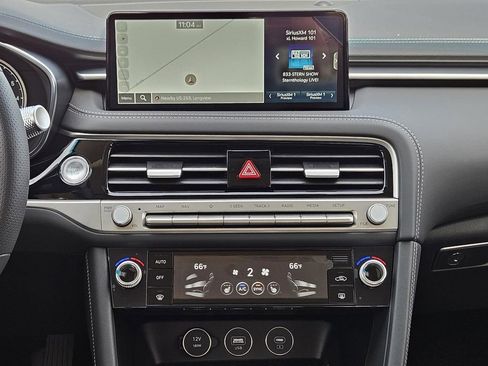 New 2025 Genesis G70 2.5T image 10