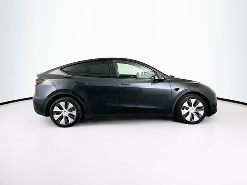 Used 2024 Tesla Model Y Long Range image 10