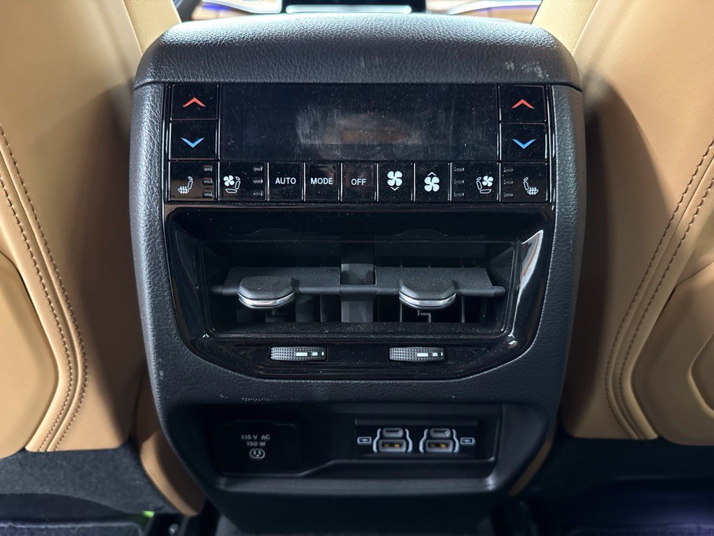 Used 2022 Jeep Grand Cherokee Summit AWD/4WD image 13