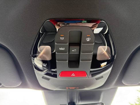 Used 2012 Toyota Sienna XLE FWD image 35