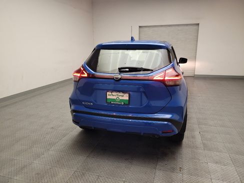 Used 2022 Nissan Kicks S FWD image 7