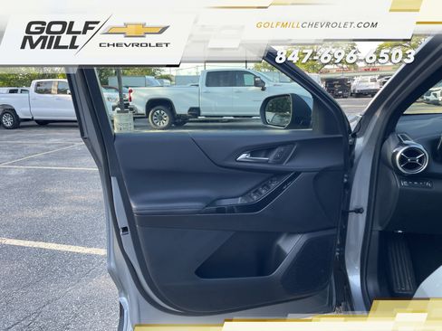 Used 2026 Chevrolet Equinox LT AWD/4WD image 11