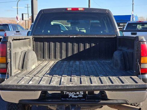 Used 2005 GMC Sierra 2500 SLT w/ Heavy-Duty Power Package image 14