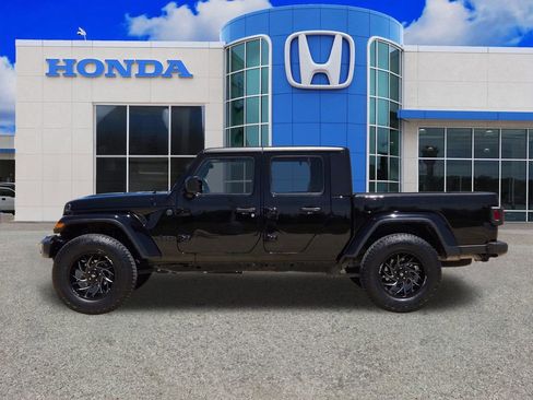Used 2024 Jeep Gladiator Sport AWD/4WD image 6