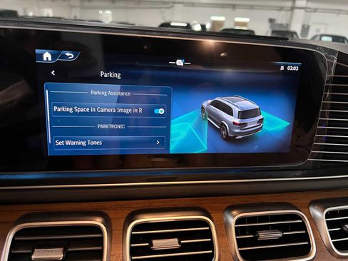 New 2025 Mercedes-Benz GLS 580 4MATIC image 32