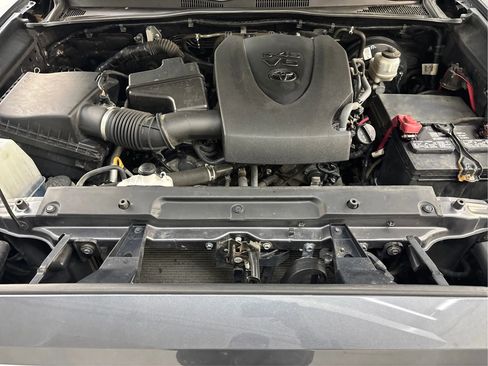 Used 2022 Toyota Tacoma SR5 AWD/4WD image 30