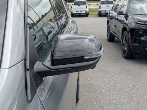 New 2026 Chevrolet Traverse RS w/ LPO, Floor Liner Package FWD image 13