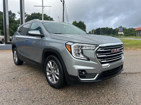 Used 2024 GMC Terrain SLT FWD image 14
