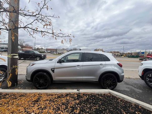 Used 2025 Mitsubishi Outlander Sport LE image 2