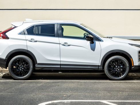 New 2026 Mitsubishi Eclipse Cross LE AWD/4WD image 9