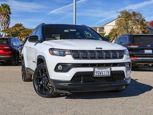 Used 2022 Jeep Compass Altitude image 1